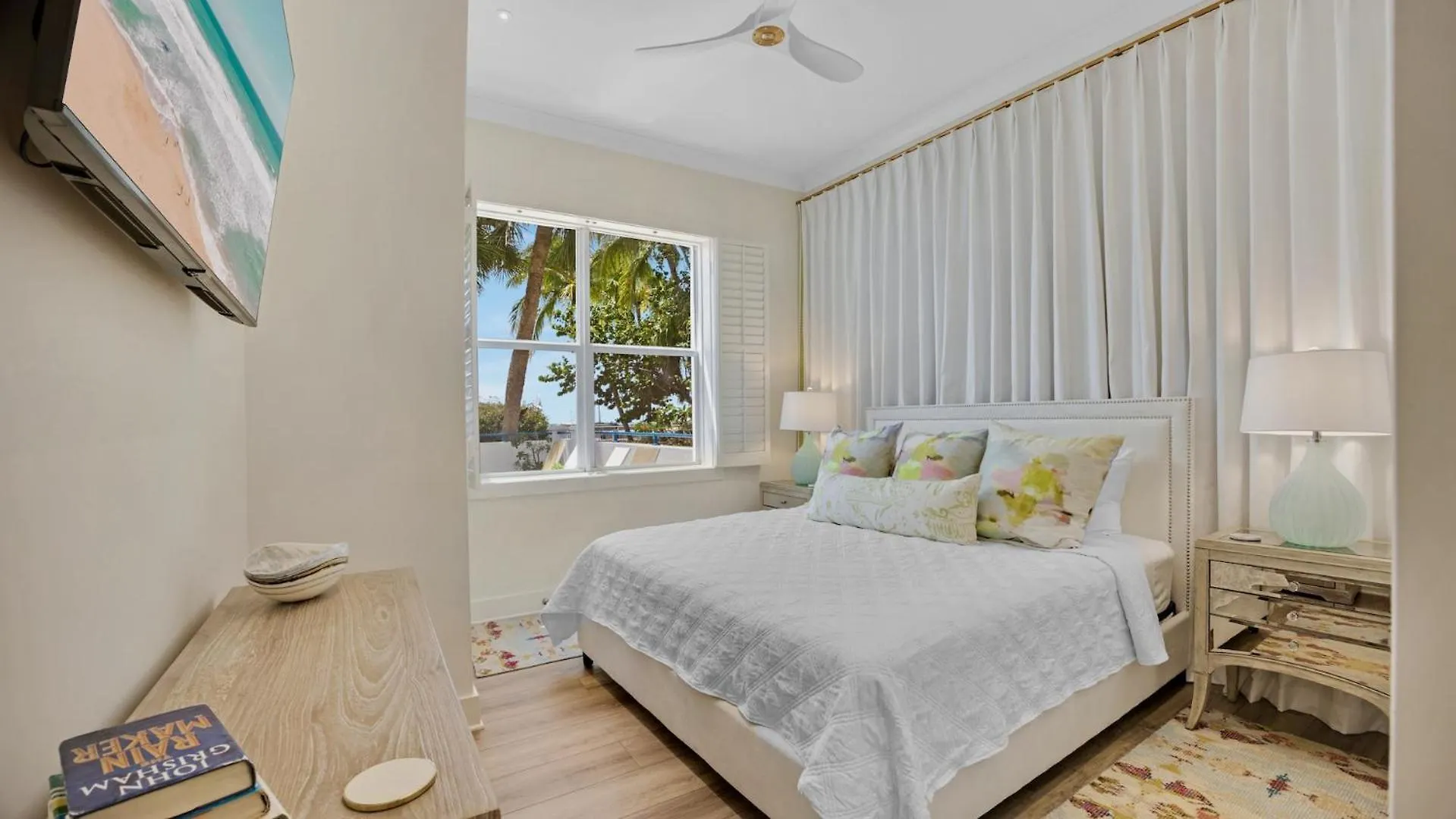 Modern Majesty By Last Key Realty Key West 0*,