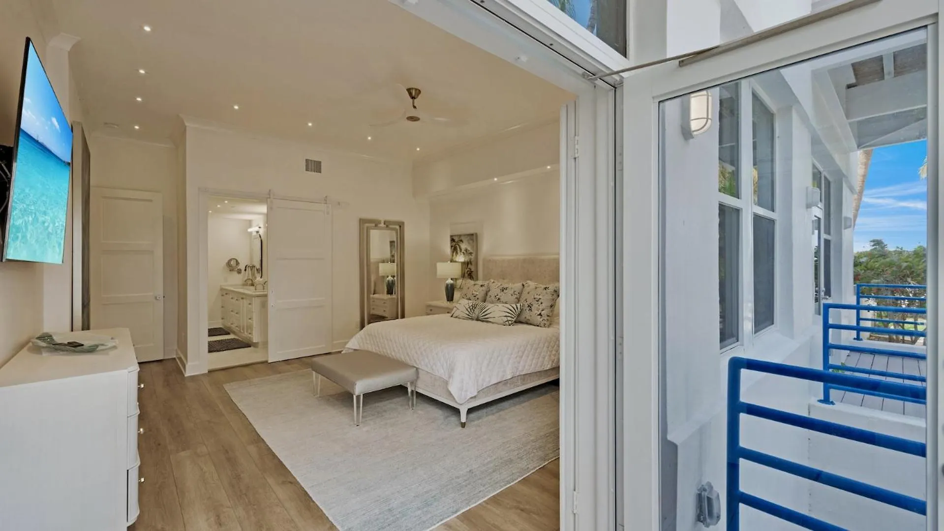 Modern Majesty By Last Key Realty Key West Apartment