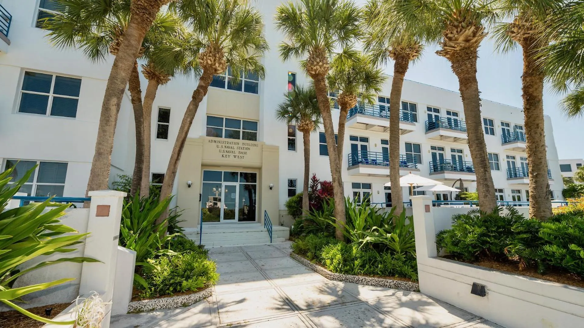Apartment Modern Majesty By Last Key Realty Key West